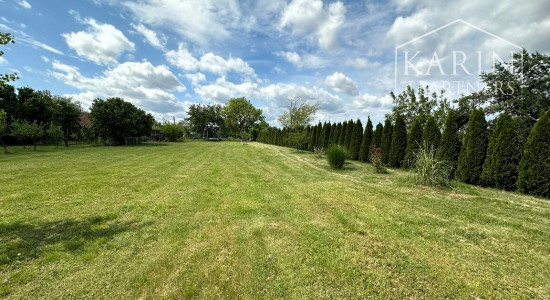 Na predaj exkluzívny rodinný dom - luxusná novostavba s veľkým pozemkom v blízkom okolí Nových Zámkov - Rezervované