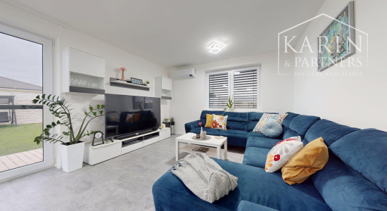 REZERVOVANÉ 4-izbový bungalov s bazénom | altánok | klimatizácia | krb