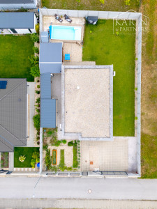 REZERVOVANÉ 4-izbový bungalov s bazénom | altánok | klimatizácia | krb