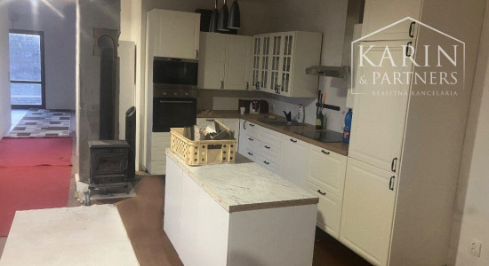 5izbový rodinný dom, k.ú.Kolárovo, na samote v prírode