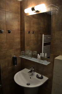 ŠTVORPODLAŽNÁ VILA S BAZÉNOM, WELLNESSOM A KOLIBOU V MODRE - HARMÓNIA