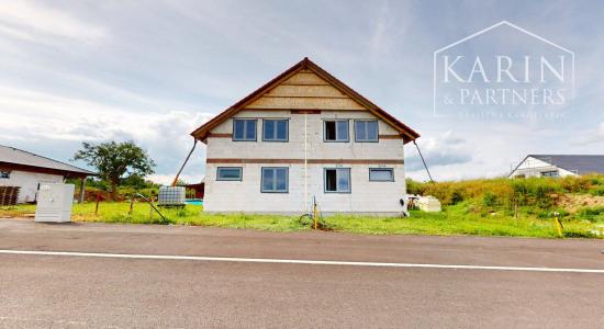 NÍZKOENERGETICKÝ DVOJDOM S DVOMI SAMOSTATNÝMI 5I JEDNOTKAMI