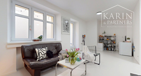 REZERVOVANÝ KVALITNE A MODERNE ZREKONŠTRUOVANÝ 2I BYT S TERASOU A PIVNICOU