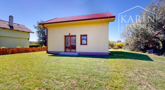 DVOJPODLAŽNÝ REKREAČNÝ DOM V PRIVÁTNOM AREÁLI PRI VOJČIANSKOM JAZERE