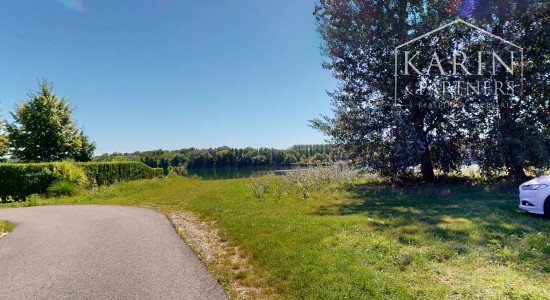 DVOJPODLAŽNÝ REKREAČNÝ DOM V PRIVÁTNOM AREÁLI PRI VOJČIANSKOM JAZERE