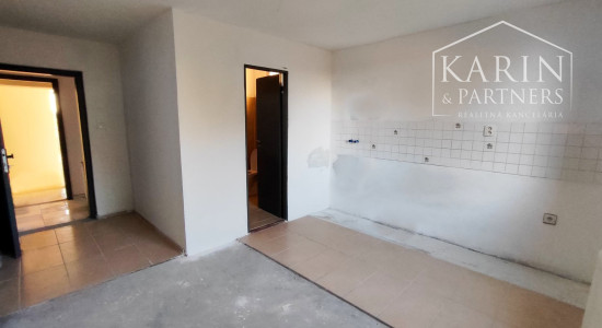 Na predaj veľký priestranný rodinný dom po rekonštrukcii – Jasová