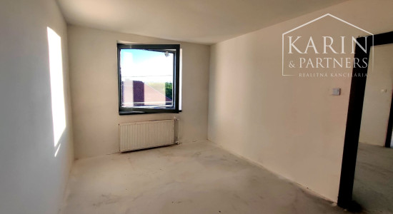 Na predaj veľký priestranný rodinný dom po rekonštrukcii – Jasová