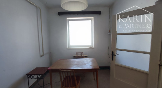 Na predaj rodinný dom v Trnovci nad Váhom – výborná lokalita, veľký pozemok