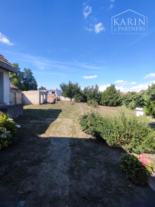 Na predaj rodinný dom v Trnovci nad Váhom – výborná lokalita, veľký pozemok