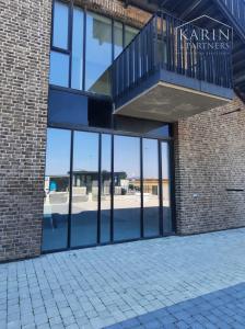 NA PREDAJ OBCHODNÝ PRIESTOR S PREDZÁHRADKOU, V PROJEKTE DVE SÝPKY, BRATISLAVA JAROVCE, CENA S DPH: 328.000 €