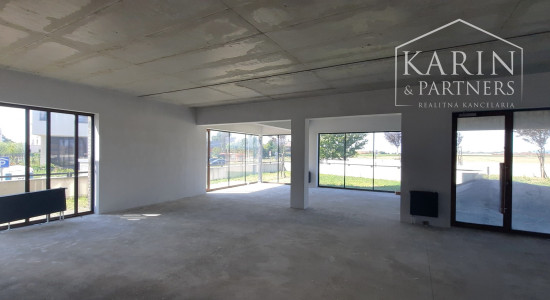 NA PREDAJ OBCHODNÝ PRIESTOR S TERASOU V PROJEKTE DVE SÝPKY, BRATISLAVA JAROVCE, CENA S DPH: 560.675 €