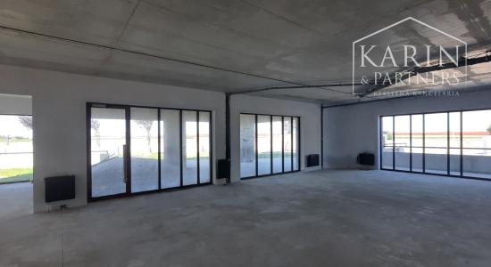 NA PREDAJ OBCHODNÝ PRIESTOR S TERASOU V PROJEKTE DVE SÝPKY, BRATISLAVA JAROVCE, CENA S DPH: 560.675 €