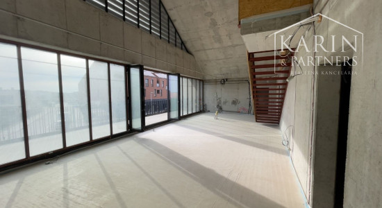 NA PREDAJ TAKÝ BYT AKO ŽIADEN INÝ PENTHOUSE S VEĽKOU LOGGIOU V PROJEKTE DVE SÝPKY, BRATISLAVA JAROVCE, CENA S DPH: 1.023.975 €