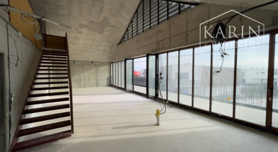 NA PREDAJ TAKÝ BYT AKO ŽIADEN INÝ PENTHOUSE S VEĽKOU LOGGIOU V PROJEKTE DVE SÝPKY, BRATISLAVA JAROVCE, CENA S DPH: 1.023.975 €