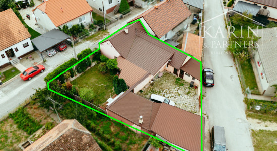 REZERVOVANÉ: 3i rodinný dom po rekonštrukcii s krytou terasou v meste Šaštín-Stráže