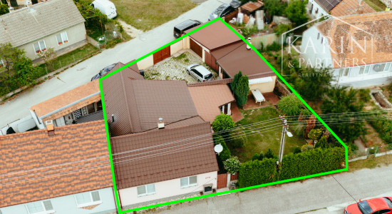 REZERVOVANÉ: 3i rodinný dom po rekonštrukcii s krytou terasou v meste Šaštín-Stráže