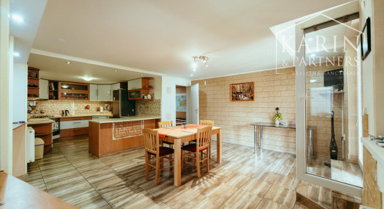 REZERVOVANÉ: 3i rodinný dom po rekonštrukcii s krytou terasou v meste Šaštín-Stráže