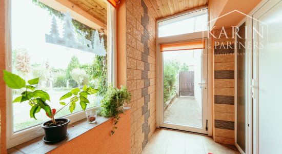 REZERVOVANÉ: 3i rodinný dom po rekonštrukcii s krytou terasou v meste Šaštín-Stráže