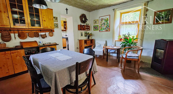 Chalupa pod lesom s ovocným sadom, 4144 m2, Nová Bošáca.