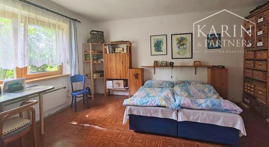 Chalupa pod lesom s ovocným sadom, 4144 m2, Nová Bošáca.