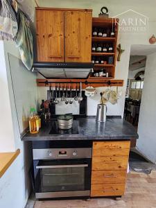 Chalupa pod lesom s ovocným sadom, 4144 m2, Nová Bošáca.