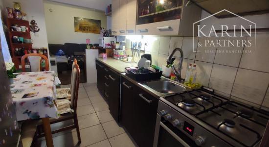 Na predaj 2,5-izbový byt v tehlovom dome v centre Nových Zámkov – zrekonštruovaný, s dvoma pivnicami