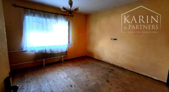 EXKLUZÍVNE: Rodinný dom na poz. 9á, garáž, Trnovec n/Váhom