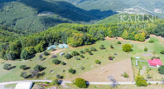 Stavebný pozemok so schváleným projektom rekreačnej chaty a elektrikou v lokalite Nová Baňa - Bukovina