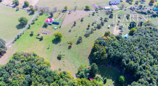 Stavebný pozemok so schváleným projektom rekreačnej chaty a elektrikou v lokalite Nová Baňa - Bukovina