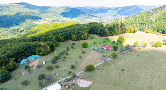 Stavebný pozemok so schváleným projektom rekreačnej chaty a elektrikou v lokalite Nová Baňa - Bukovina