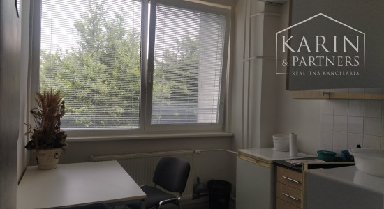 Prenájom 2 viacúčelové miestnosti 24 m2 s parkovaním, Agátová ul., Dúbravka, BA IV.