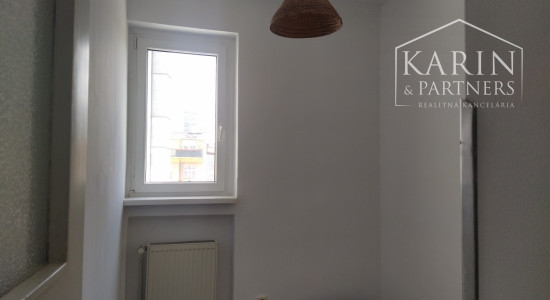 Prenájom 2 izb. byt 44,3m2 so samostatnou kuchyňou a kumbálom, Medená ul., BA I. Staré Mesto.