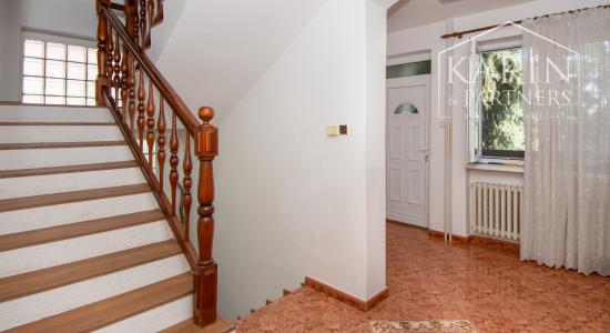 Na predaj 4 izbový rodinný dom v Lehniciach s garážou