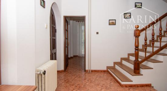 Na predaj 4 izbový rodinný dom v Lehniciach s garážou