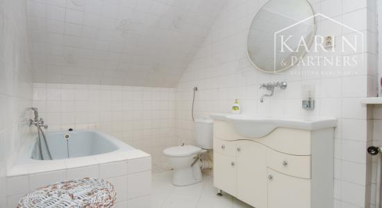 Na predaj 4 izbový rodinný dom v Lehniciach s garážou