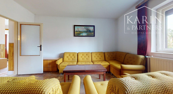 RODINNÝ DOM SO ZÁHRADOU V POKOJNEJ OBCI NA PODUNAJSKEJ NÍŽINE