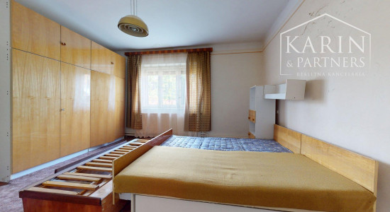 RODINNÝ DOM SO ZÁHRADOU V POKOJNEJ OBCI NA PODUNAJSKEJ NÍŽINE