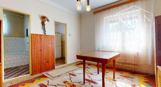 RODINNÝ DOM SO ZÁHRADOU V POKOJNEJ OBCI NA PODUNAJSKEJ NÍŽINE