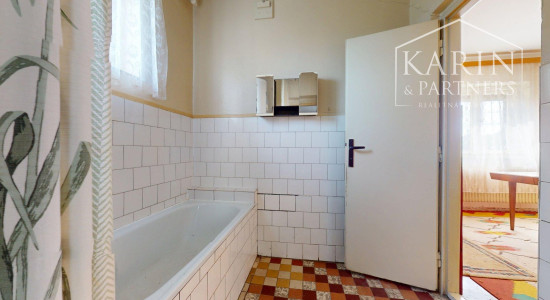 RODINNÝ DOM SO ZÁHRADOU V POKOJNEJ OBCI NA PODUNAJSKEJ NÍŽINE