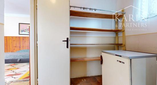 RODINNÝ DOM SO ZÁHRADOU V POKOJNEJ OBCI NA PODUNAJSKEJ NÍŽINE