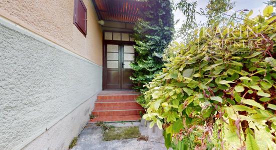 RODINNÝ DOM SO ZÁHRADOU V POKOJNEJ OBCI NA PODUNAJSKEJ NÍŽINE