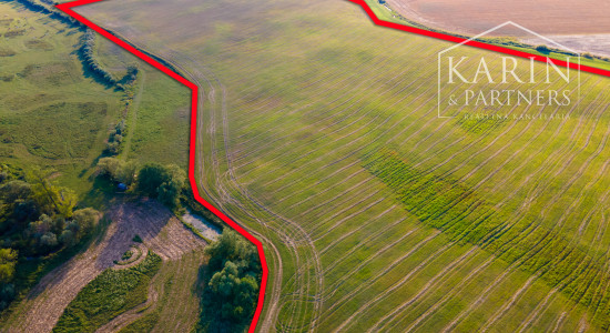 POĽNOHOSPODÁRSKY POZEMOK V OBCI KAĽAMENOVÁ V OKRESE TURČIANSKE TEPLICE