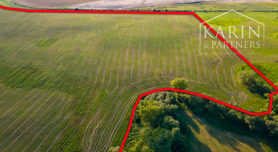 POĽNOHOSPODÁRSKY POZEMOK V OBCI KAĽAMENOVÁ V OKRESE TURČIANSKE TEPLICE