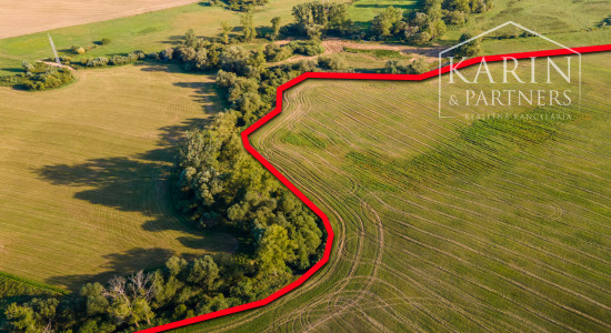 POĽNOHOSPODÁRSKY POZEMOK V OBCI KAĽAMENOVÁ V OKRESE TURČIANSKE TEPLICE