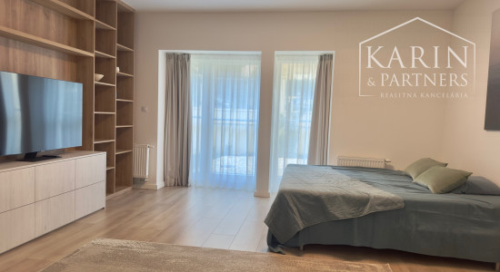 Prenájom 2 izbový byt s predzáhradkou