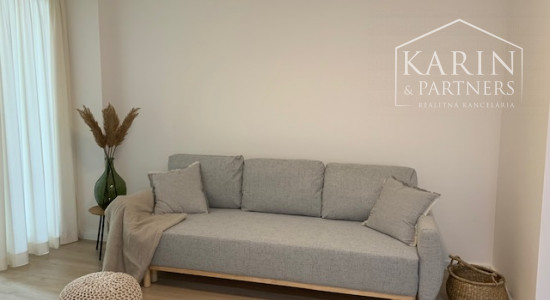 Prenájom 2 izbový byt s predzáhradkou