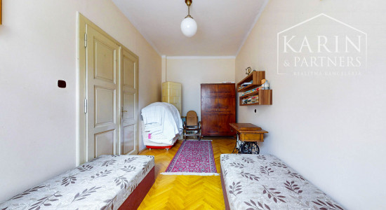 Rodinný dom s priestormi na podnikanie so záhradou a možnosťou vybudovania podkrovia v centre Banskej Štiavnice