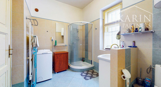 Rodinný dom s priestormi na podnikanie so záhradou a možnosťou vybudovania podkrovia v centre Banskej Štiavnice