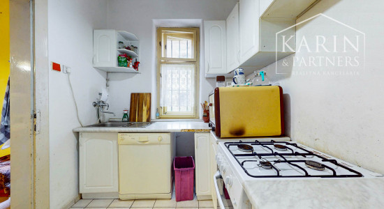 Rodinný dom s priestormi na podnikanie so záhradou a možnosťou vybudovania podkrovia v centre Banskej Štiavnice