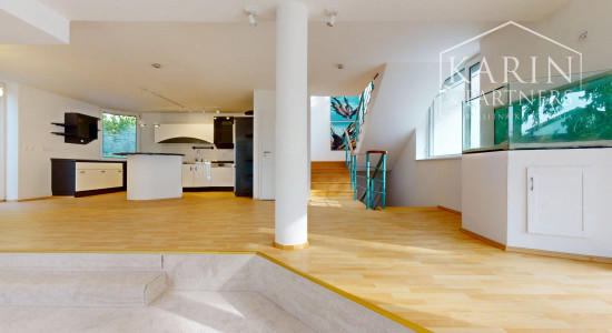 3 podlažná mestská vila na Hradnom kopci | 359m² | garáž | sauna| les